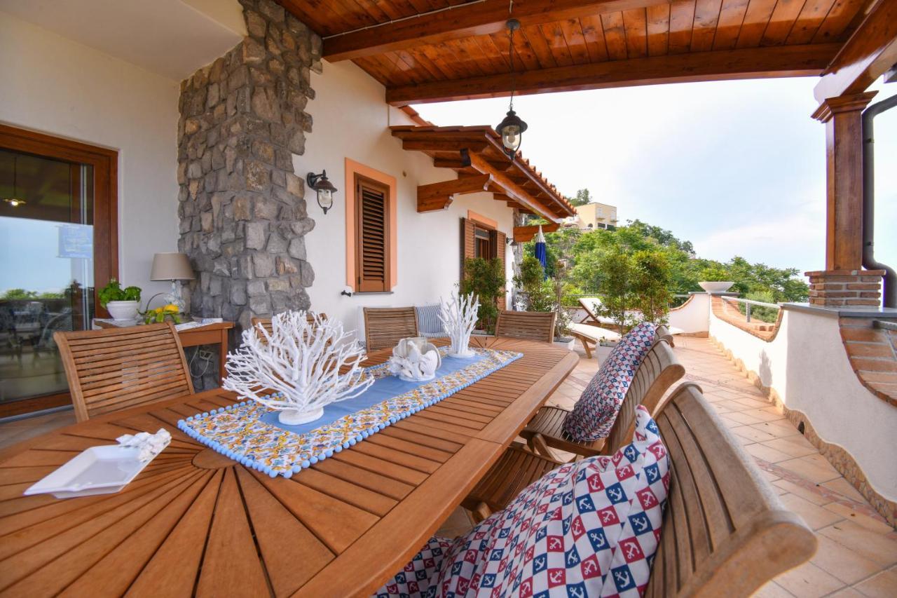 Relais Maison De Charles Искья Экстерьер фото